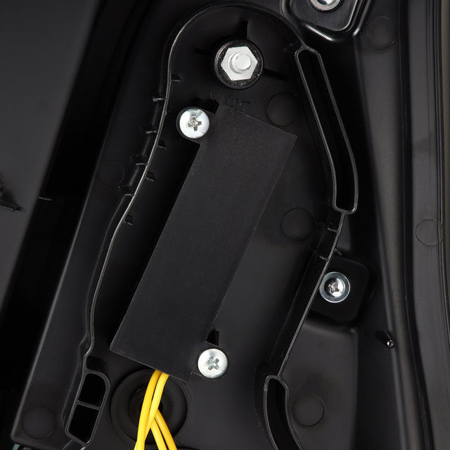 03-09 Toyota 4Runner LUXX-Series LED Tail Lights Alpha-Black