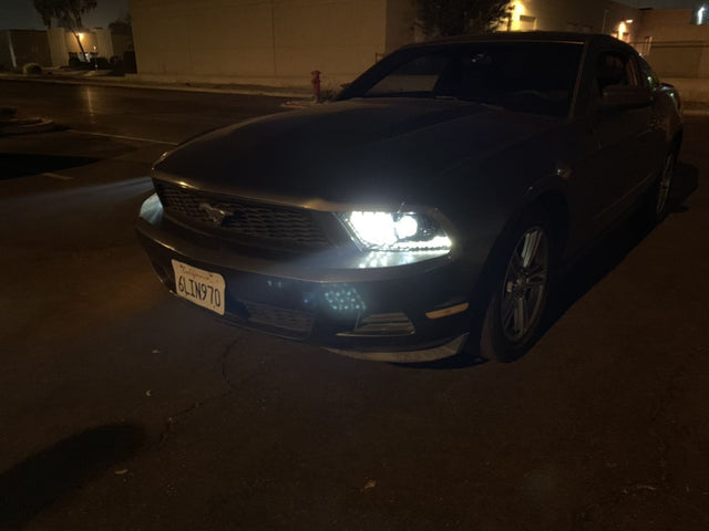 Phares projecteurs à LED Alpha-Black pour Ford Mustang série LUXX 10-12