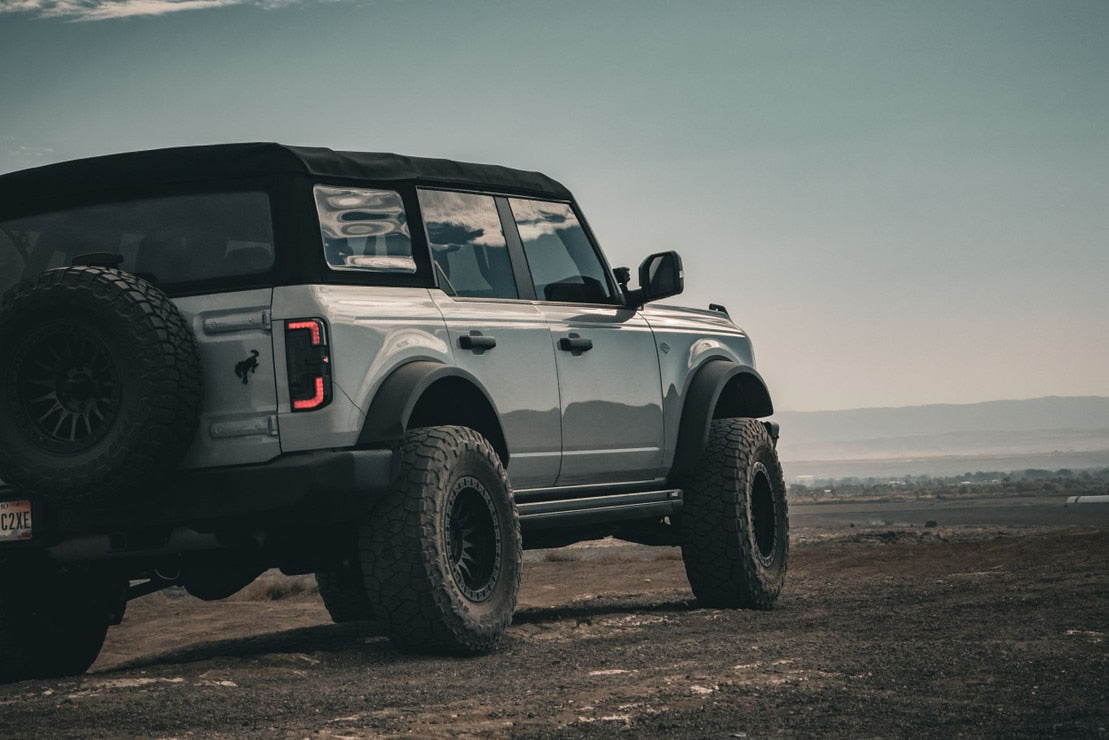 Feux arrière à LED à profil bas pour Ford Bronco (2021+) XB (fumés)