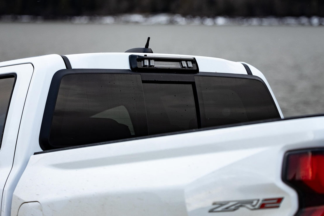 Chevrolet Silverado (14-18) : feu de freinage à DEL Morimoto X3B