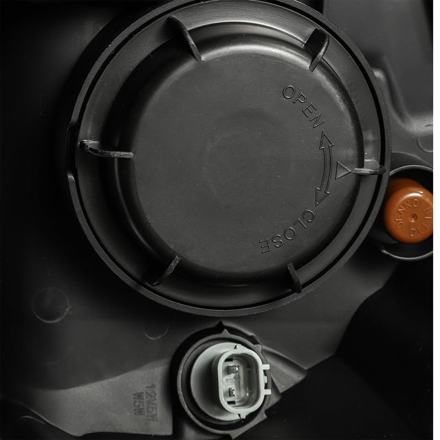 16-23 Toyota Tacoma LUXX-Series LED Crystal Headlights Black