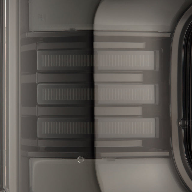 Feux arrière à DEL série LUXX pour Chevrolet Silverado 1500/2500HD/3500HD 2019-2025, Alpha-Black