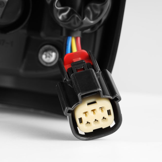 Feux arrière à DEL série LUXX pour Chevrolet Silverado 1500/2500HD/3500HD 2019-2025, Alpha-Black