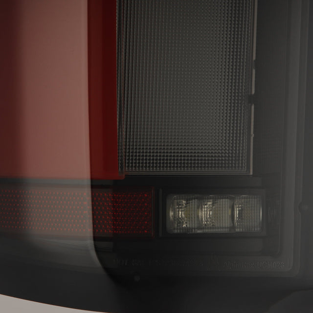 Feux arrière à LED LUXX-Series pour Chevrolet Silverado 1500/2500HD/3500HD 2019-2025, noir et rouge