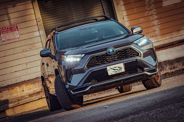 Phares projecteurs à LED série NOVA pour Toyota RAV4 (version basse) 19-25 Alpha-Black