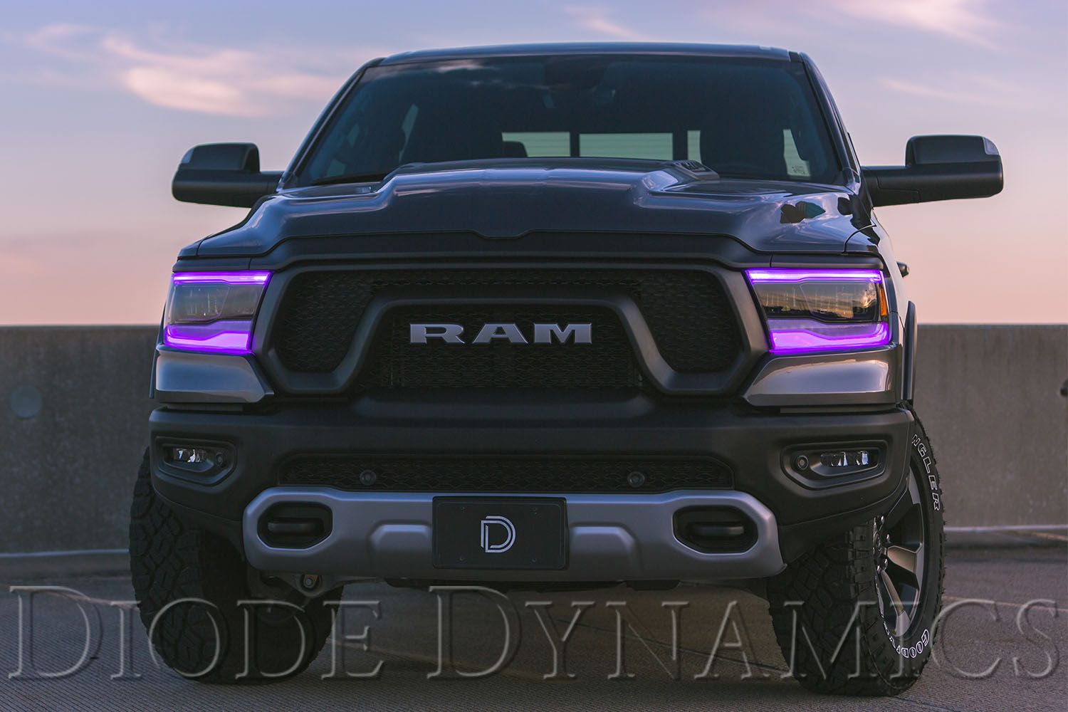 Panneaux LED multicolores pour Ram 1500 Midline 2019-2024