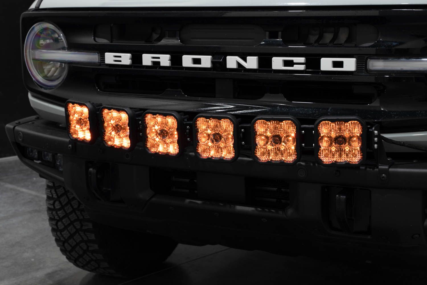 Kit de barres lumineuses CrossLink pour calandre SS5 pour Ford Bronco 2021-2025 (avec pare-chocs en acier)