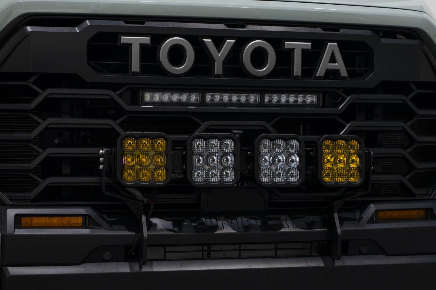Kit de barres lumineuses CrossLink pour calandre SS5 pour Toyota Tundra 2022-2025
