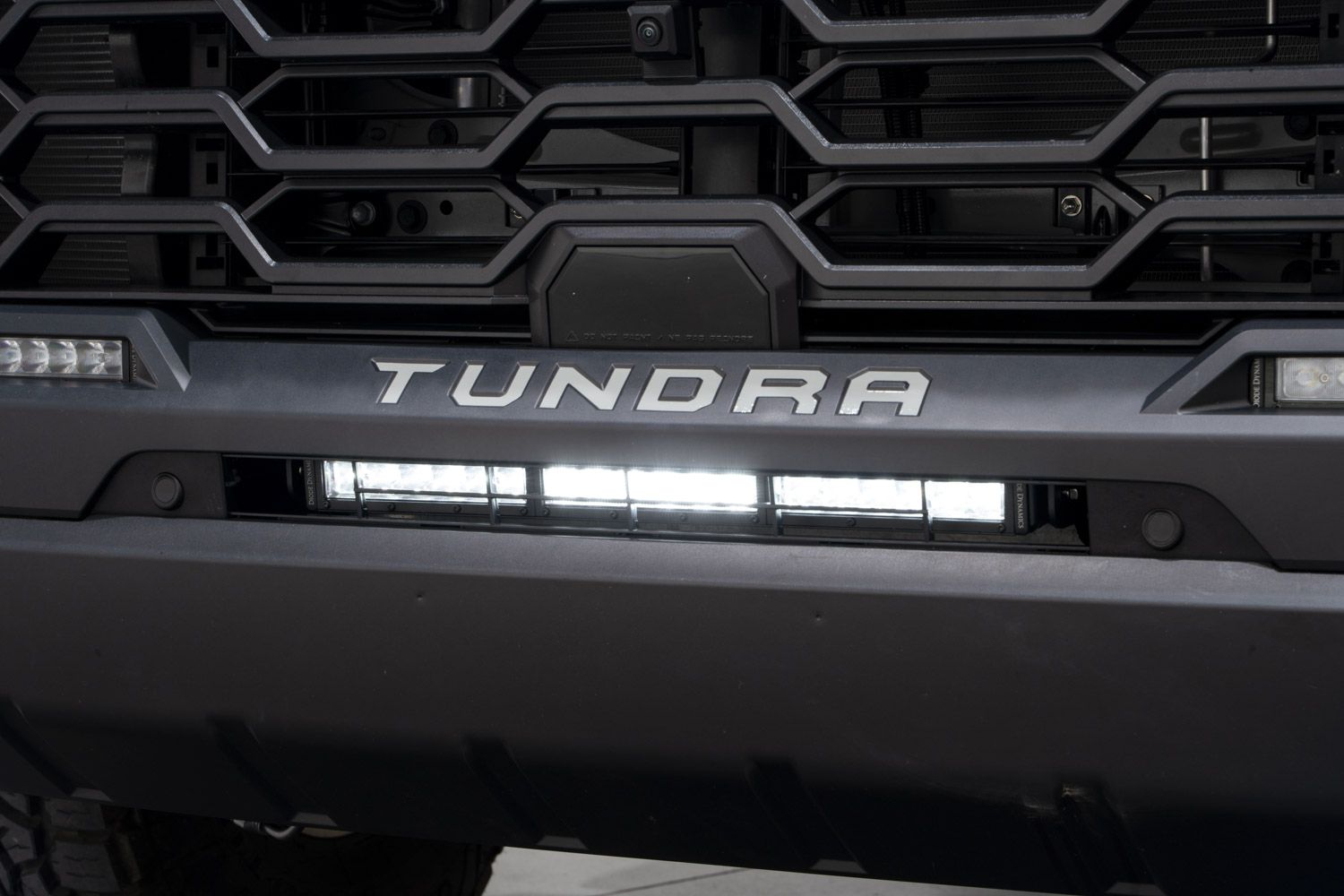 Kit de barres lumineuses de pare-chocs Stealth pour Toyota Tundra 2022-2025