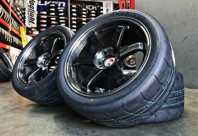 Nitto NT01 285/35ZR20