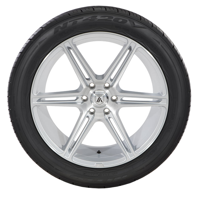 Nitto NT420V 275/50R22