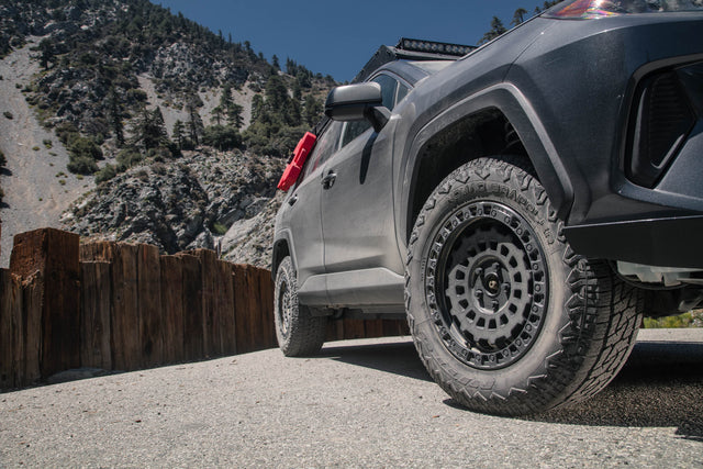 Nitto Nomad Grappler 225/60R17