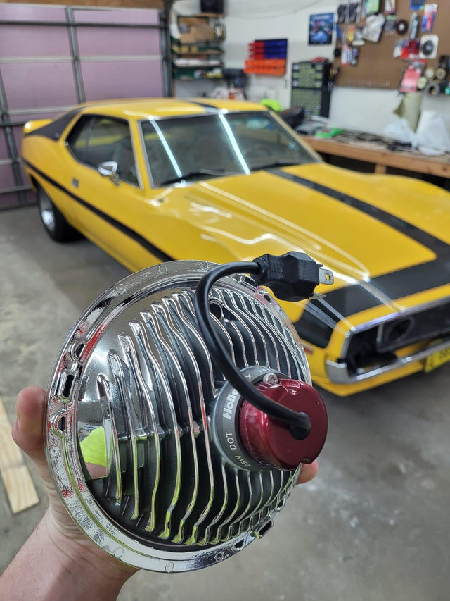 Sealed Beam: Holley Retrobright Led Headlights (7"Round)