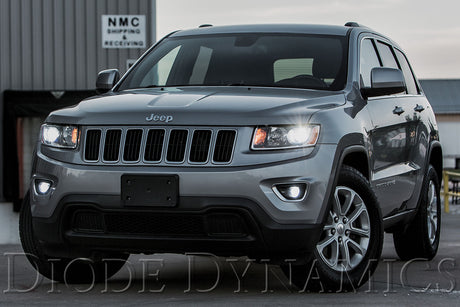 2014-2020 Jeep Grand Cherokee with LED fog lights