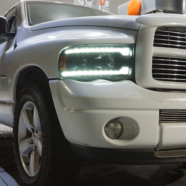 02-05 Dodge Ram LUXX-Series LED Projector Headlights Black