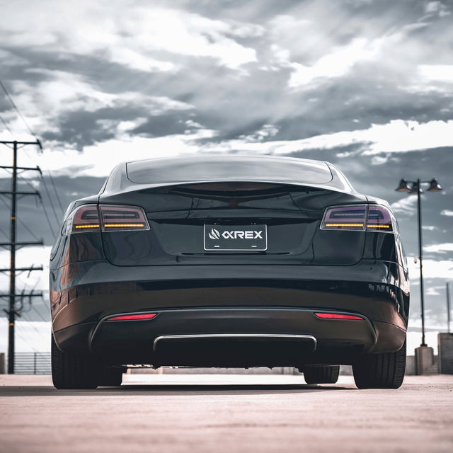 Feux arrière à LED Tesla Model S LUXX 12-21, fumée noire (avec pièce centrale de coffre noire de remplacement)
