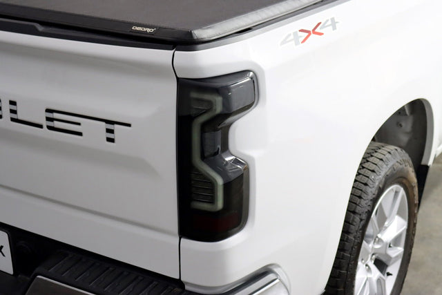 19-25 Chevrolet Silverado 1500 / 20-25 Silverado 2500HD/3500HD PRO-Series LED Tail Lights Red Smoke