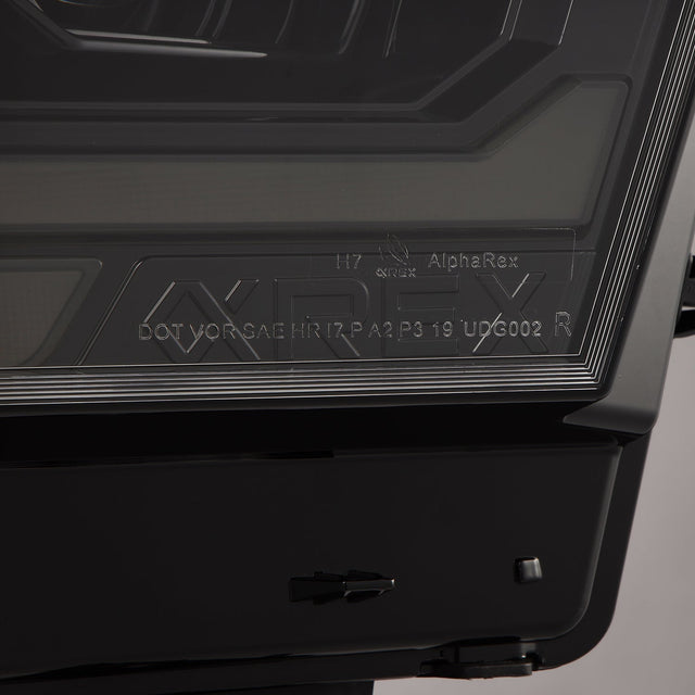 Phares halogènes à projecteur Alpha-Black de la série PRO pour Ram 1500 (style MK II 2500) 19-24