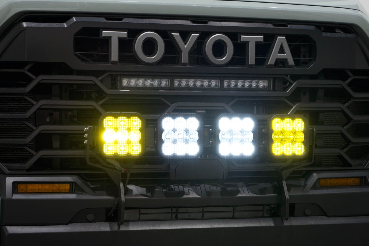 SS5 Grille CrossLink Lightbar Kit for 2022-2025 Toyota Tundra