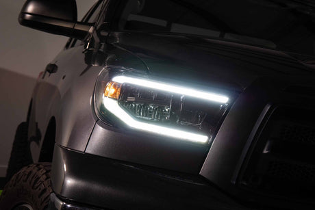 Phares à LED XB pour Toyota Tundra (07-13)