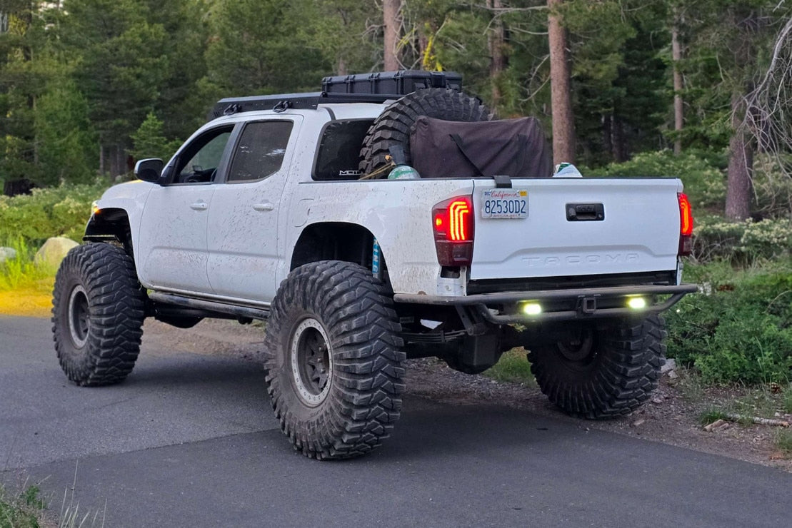 Feux arrière à LED XB pour Toyota Tacoma (16-23) (transparents)