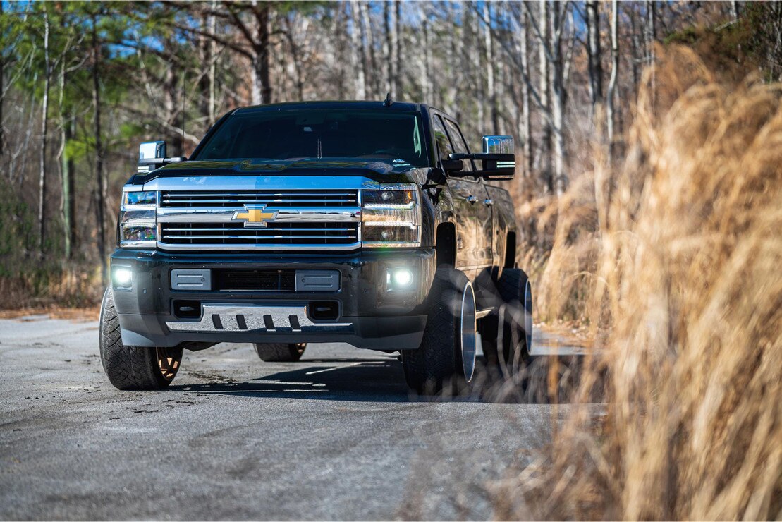Chevrolet Tahoe (07-14) : phares antibrouillard à DEL Morimoto 4banger