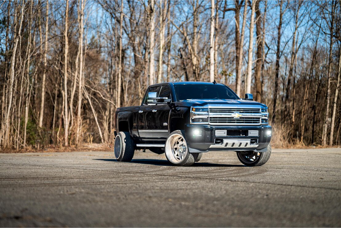 Chevrolet Tahoe (07-14) : phares antibrouillard à DEL Morimoto 4banger