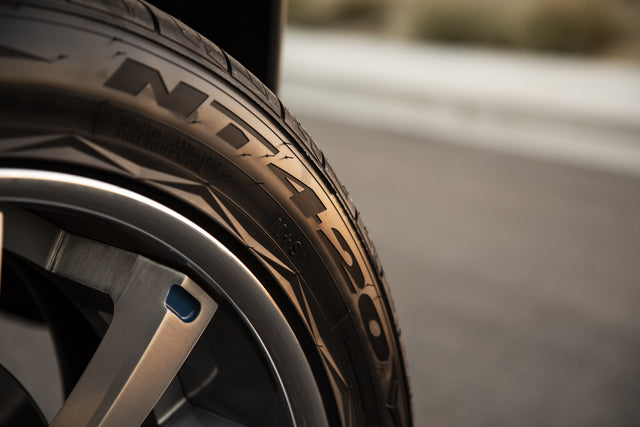 Nitto NT420V 275/45R22