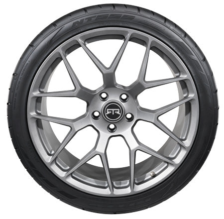 Nitto NT555 G2 285/35R22