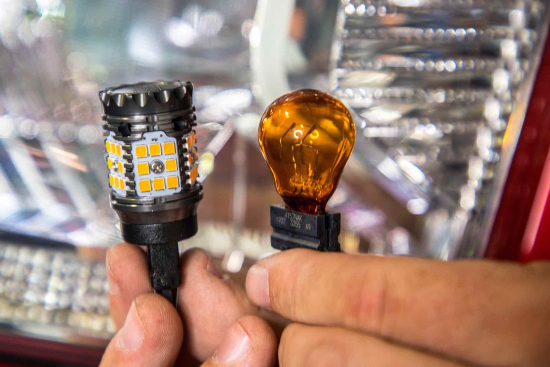 7443: GTR Carbide 2.0 LED Switchback Bulb (Single)