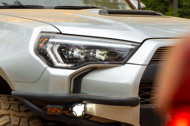 Toyota 4Runner (14-24) : Phares LED Morimoto Xb (DRL blanc)