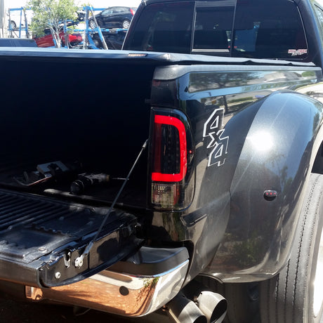 Ford Superduty (08-16): Recon Led Tails