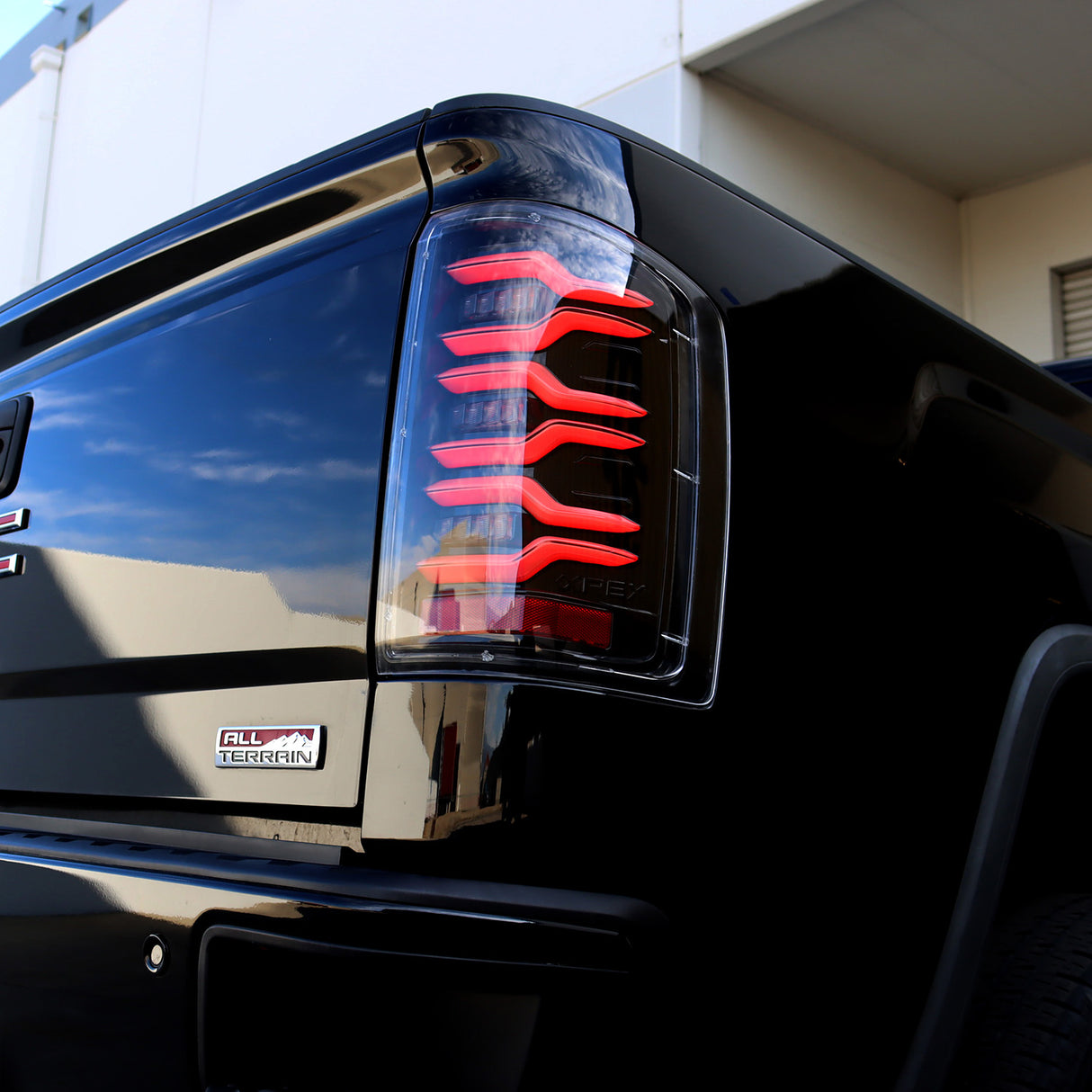 GMC Sierra (14-18) : Alpharex LUXX Led Tails