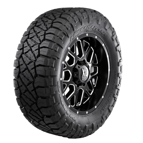 Nitto 305/60 18 Grappin à crête