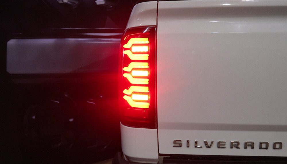 Chevrolet Silverado (14-18): Alpharex LUXX Led Tails