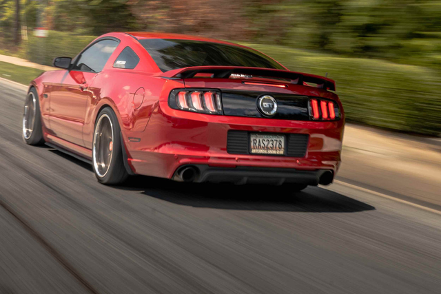 Ford Mustang (13-14): Morimoto Smoked Facelift Xb Led Tails