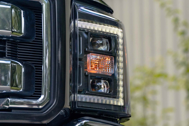 Ford Super Duty (11-16): Morimoto Hybrid Led Headlights